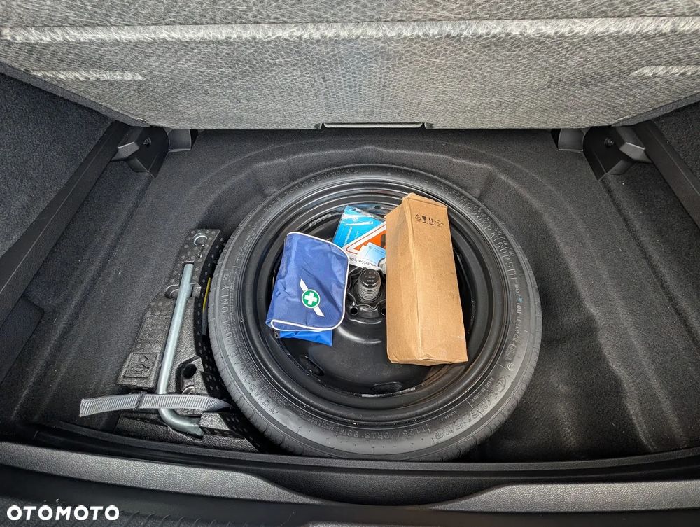 Volkswagen Golf 1.5 eTSI OPF DSG R-Line - 27