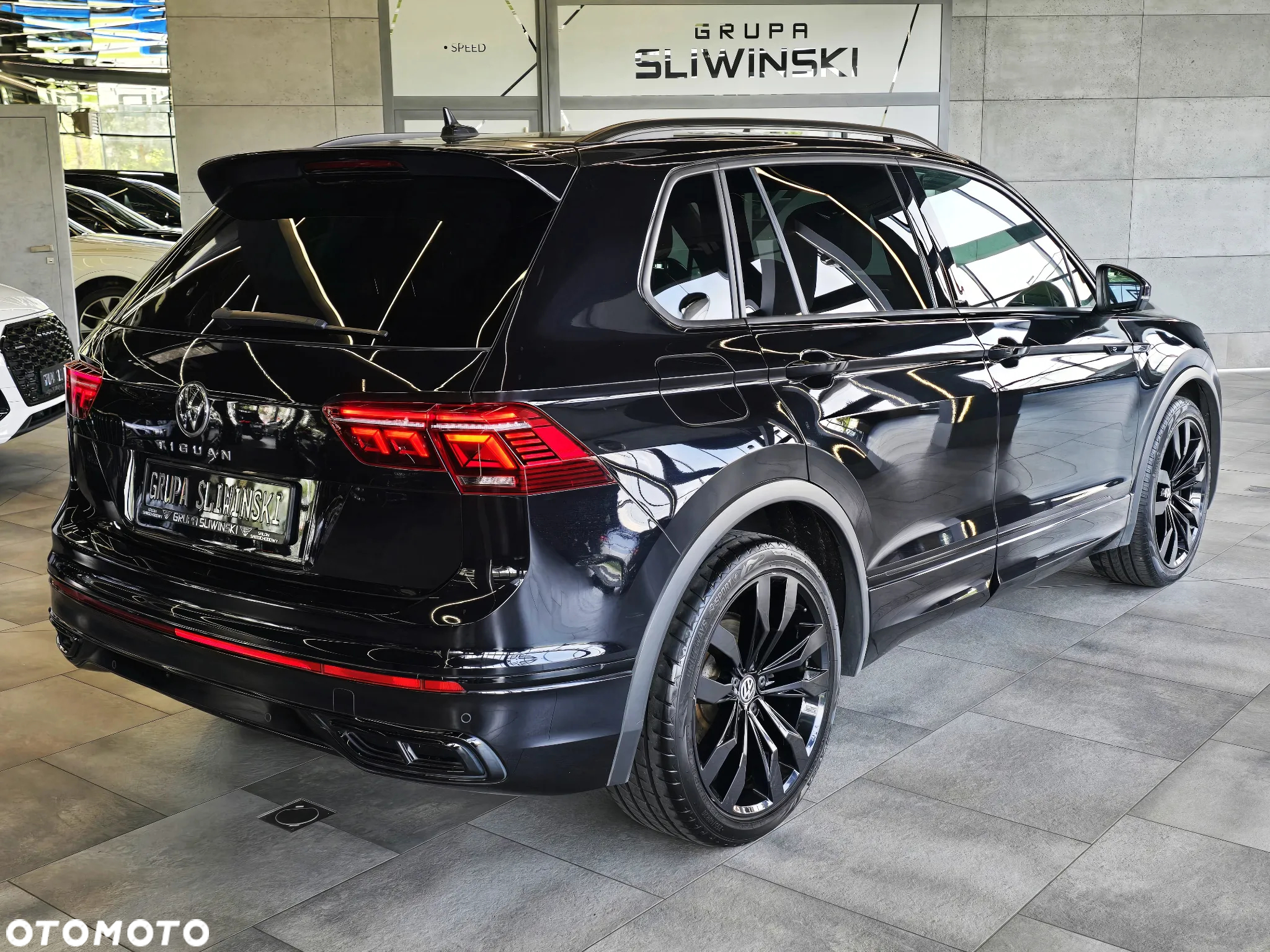Volkswagen Tiguan 2.0 TDI SCR 4MOTION DSG R-Line - 9