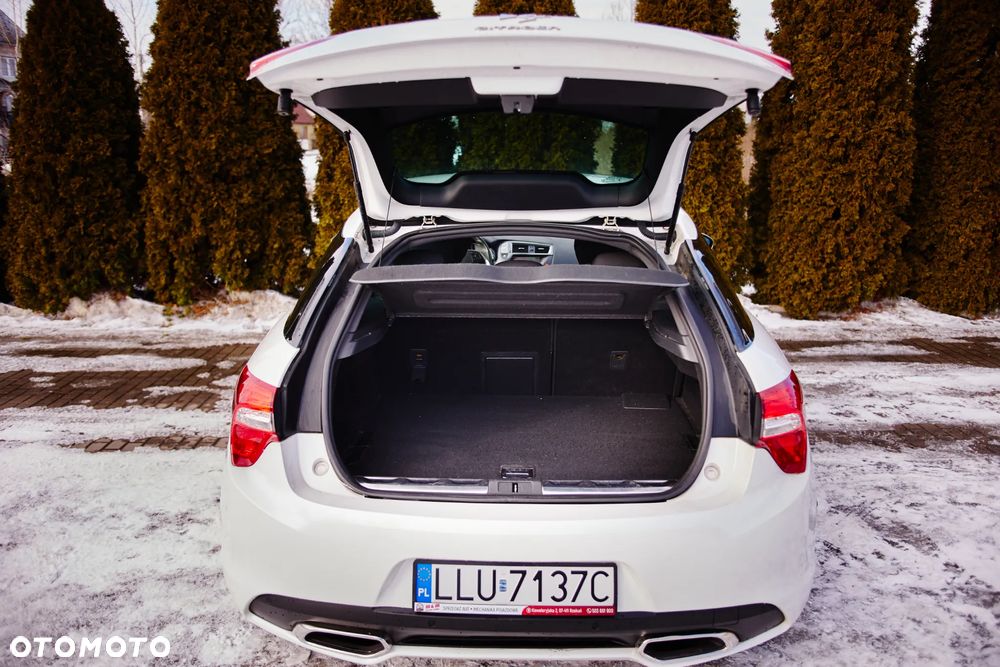 Citroën DS5 Hybrid4 EGS6 SportChic - 30