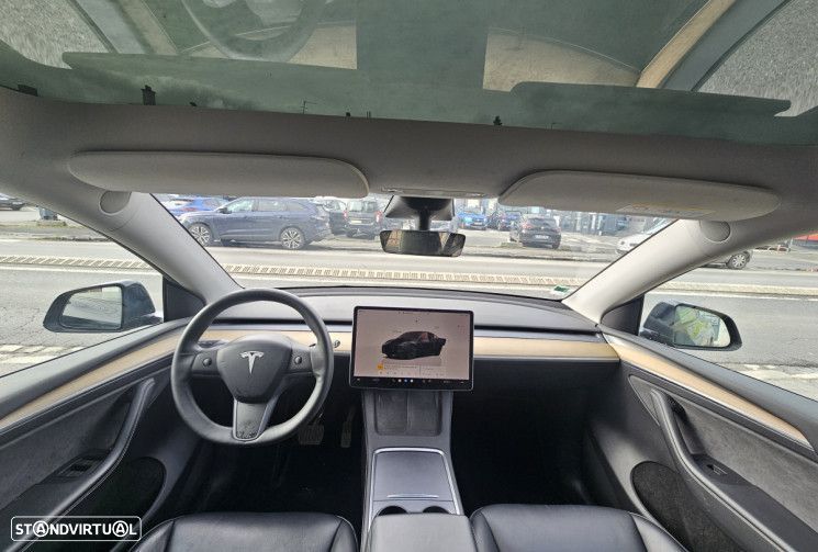 Tesla Model Y Long Range Dual Motor AWD - 4