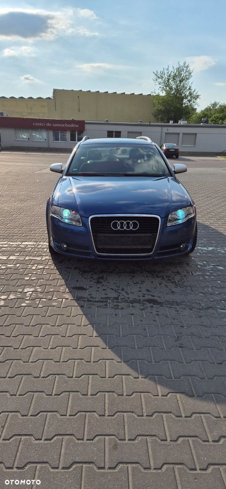 Audi A4 Limousine - 1