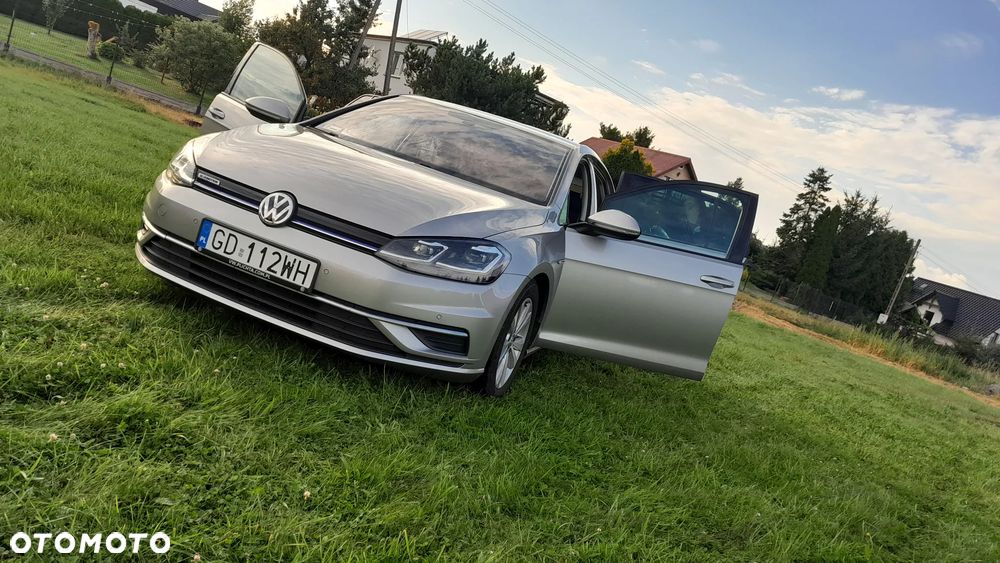 Volkswagen Golf - 1
