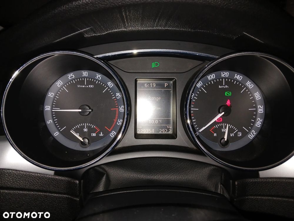 Skoda Superb 2.0 TDI 4x4 DSG FAMILY - 12