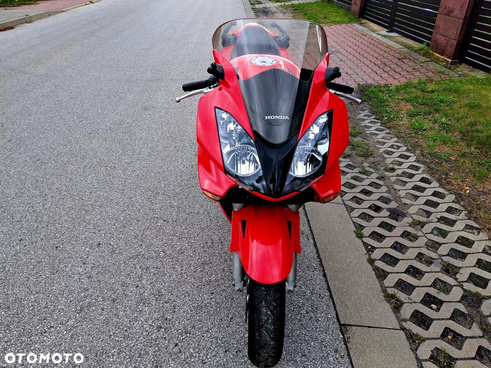 Honda VFR - 17
