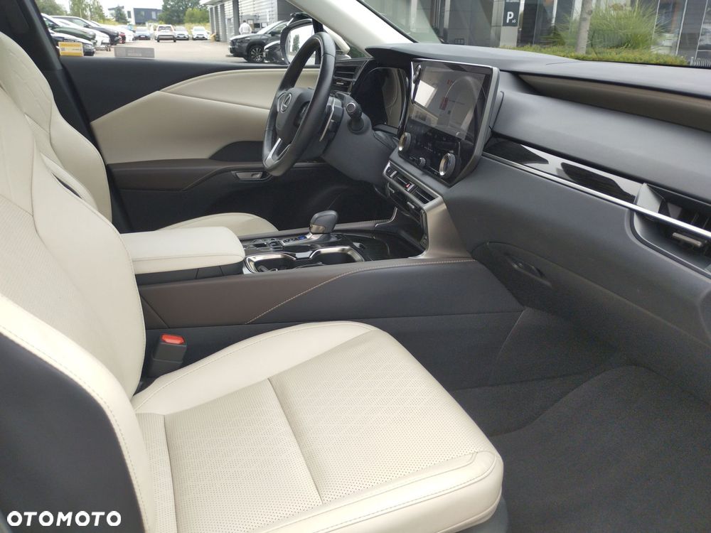 Lexus RX - 9