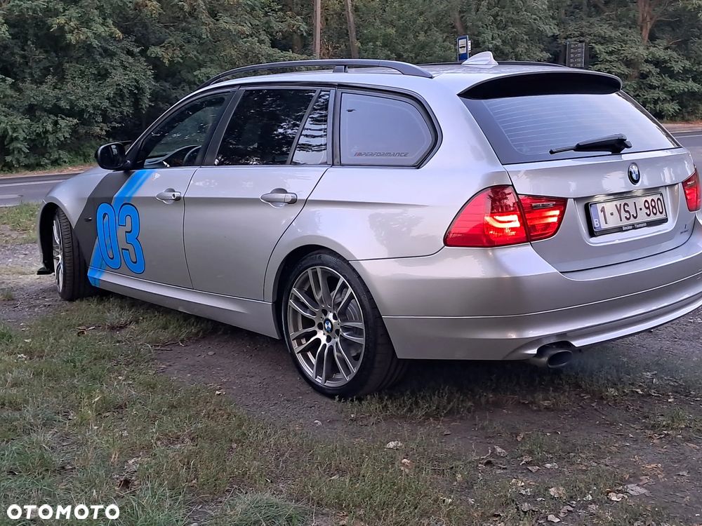 BMW Seria 3 318d Touring - 12