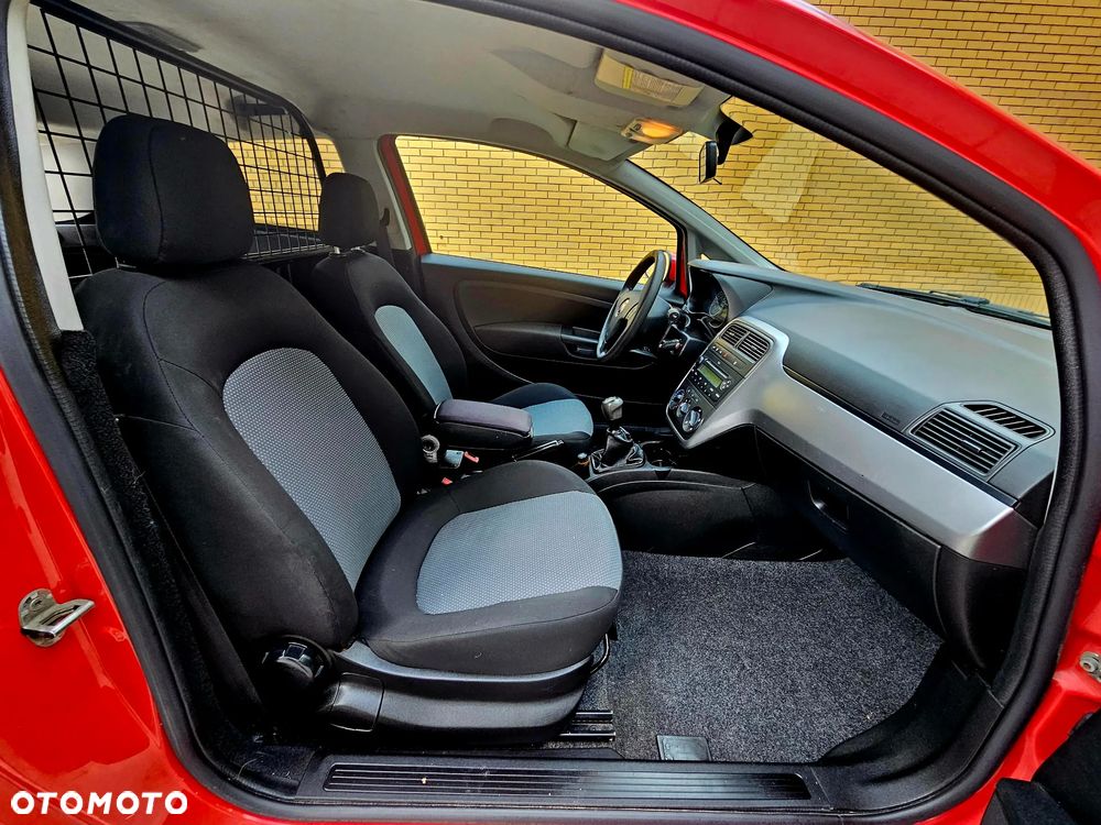 Fiat Punto VAN - 11