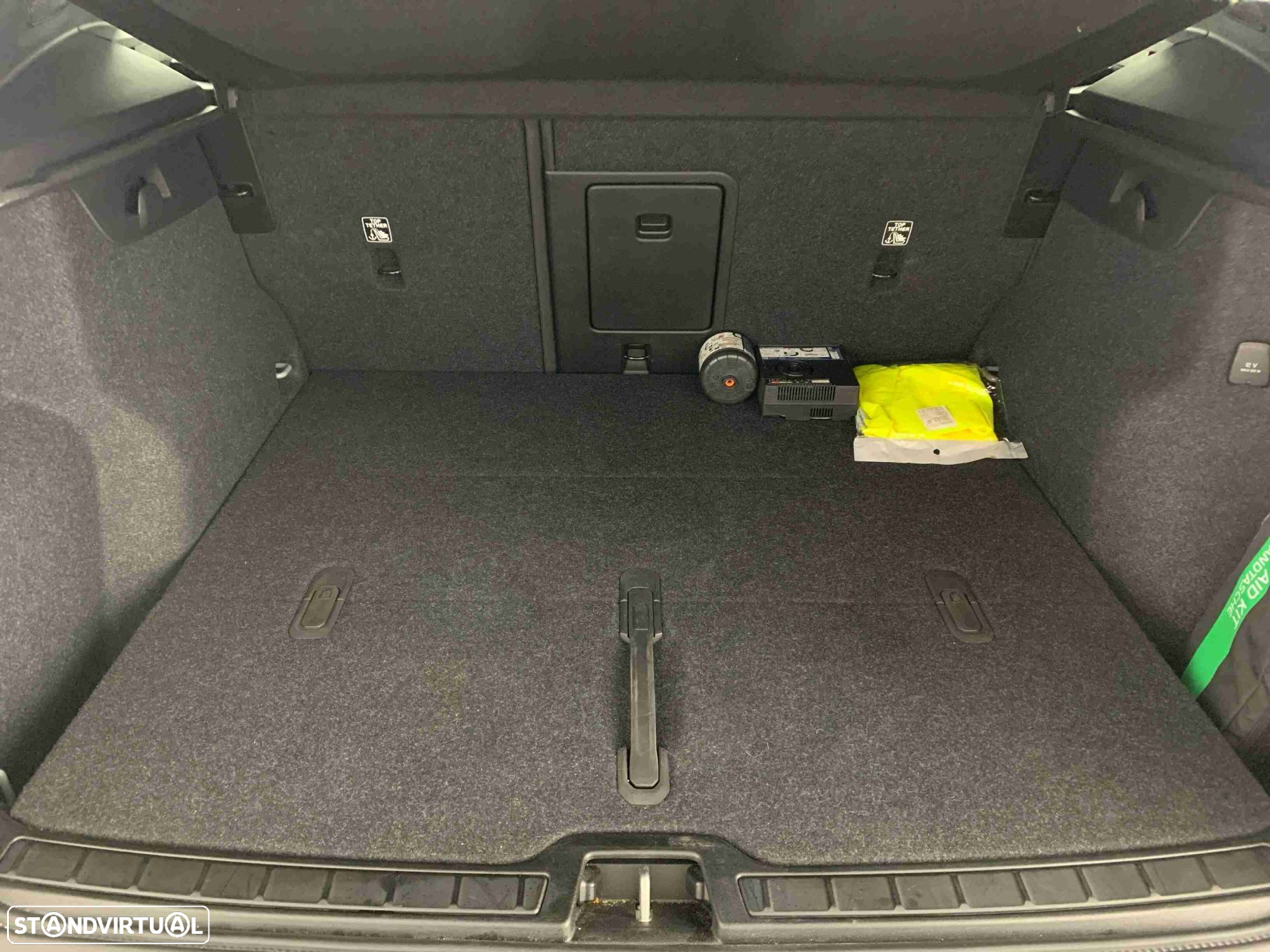 Volvo XC 40 1.5 T2 Plus Dark Auto - 27