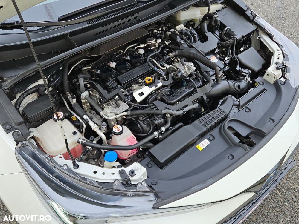 Toyota Corolla 2.0 HSD Exclusive Plus GR Sport Bi-Tone - 38