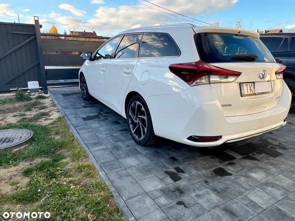 Toyota Auris 1.6 D-4D Executive - 10