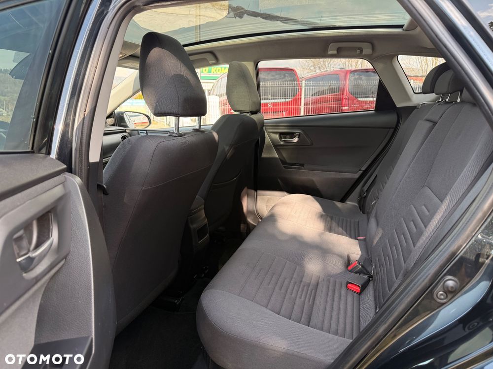Toyota Auris - 10