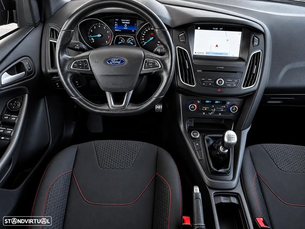 Ford Focus 1.0 EcoBoost ST-Line - 8