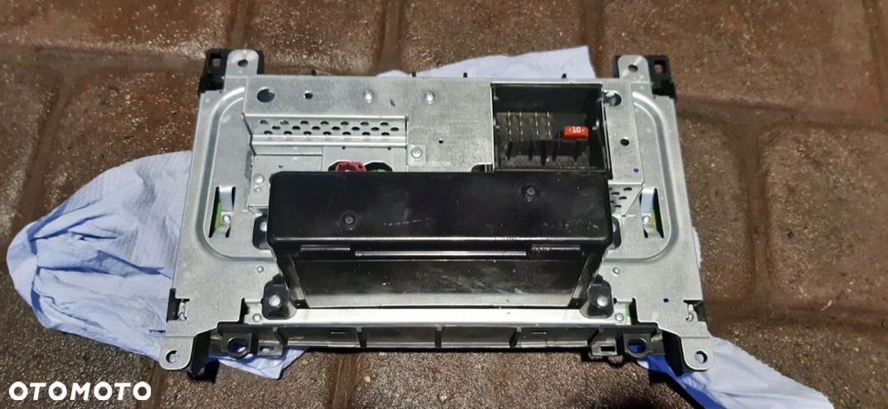 Mercedes Actros Radio - 9