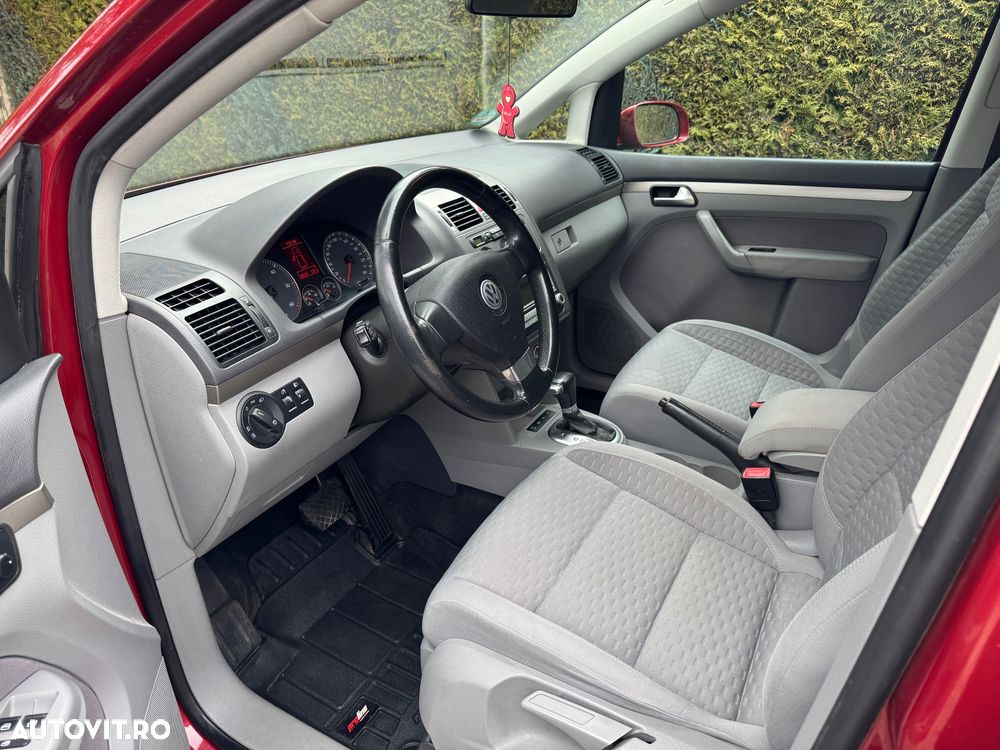 Volkswagen Touran - 4