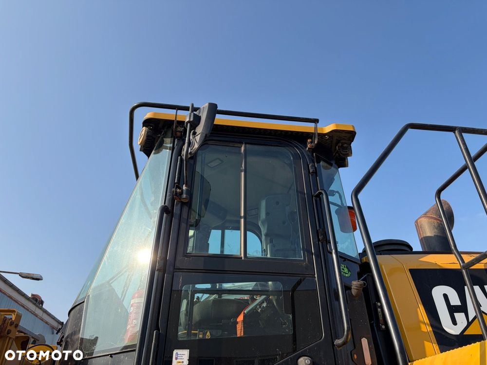 CAST 966 Mxe 4X4 - 28