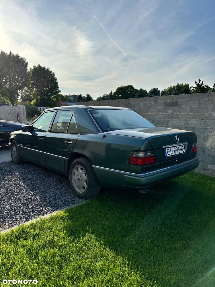 Mercedes-Benz Klasa E - 9