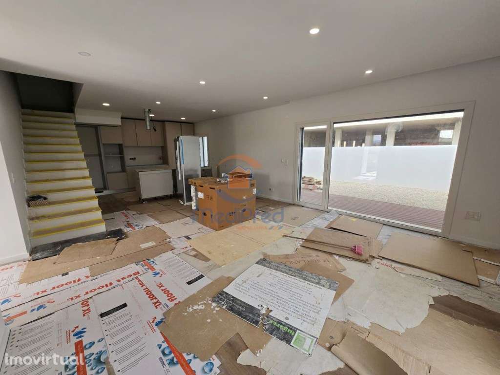 Moradia T4 | Famões e Pontinha - Grande imagem: 5/37