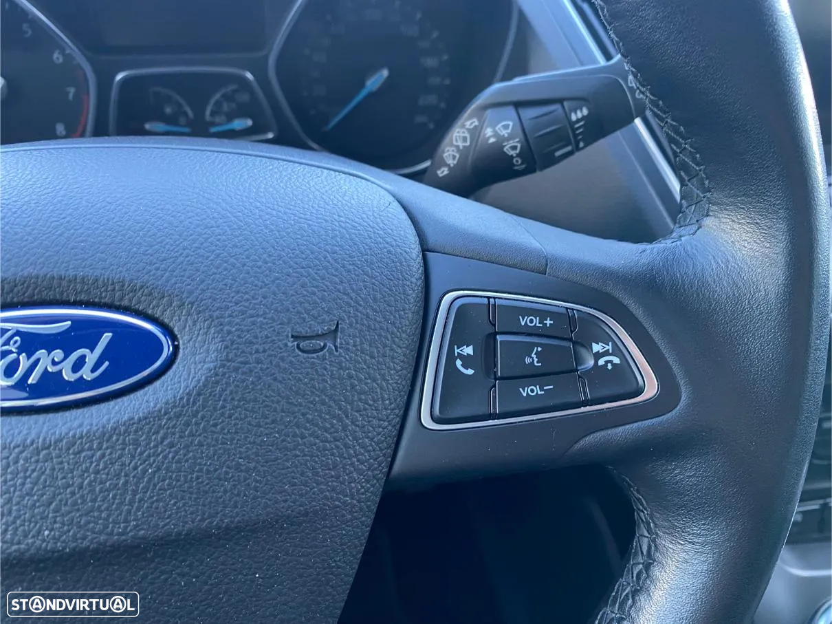 Ford C-Max 1.0 Ecoboost S&S Titanium - 23