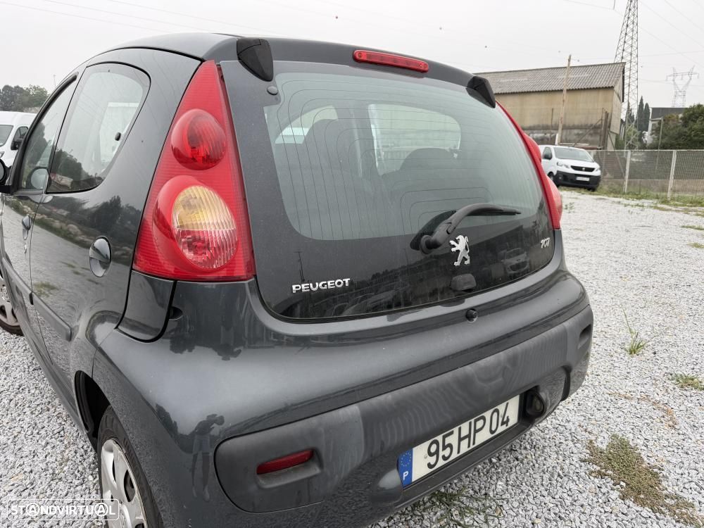 Peugeot 107 1.0 Sportium — fotografia 10