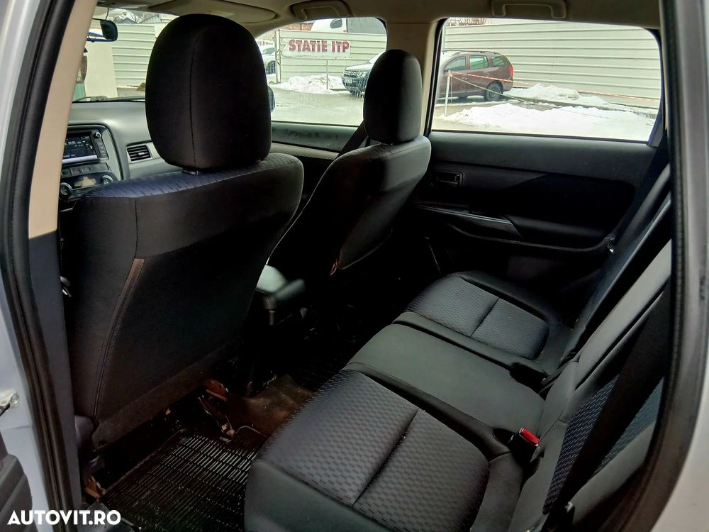 Mitsubishi Outlander 2.2 Litre DI-D AWD Intense - 6