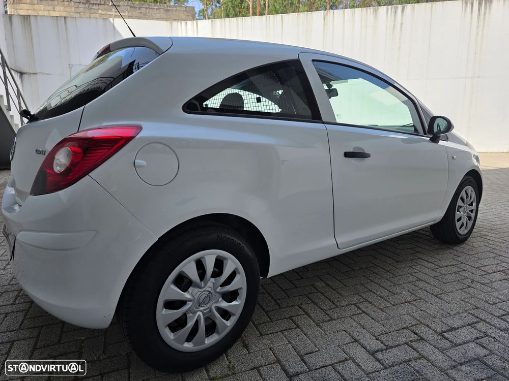 Opel Corsa Van - 33