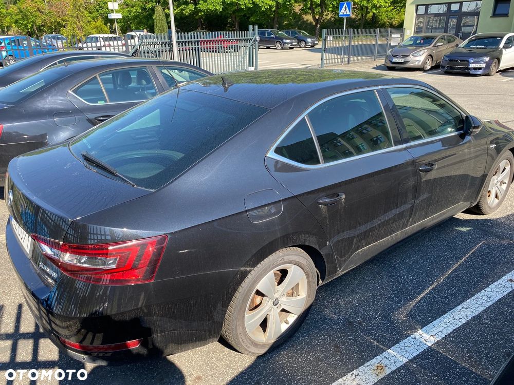 Skoda Superb 2.0 TDI 4x4 L&K DSG - 2