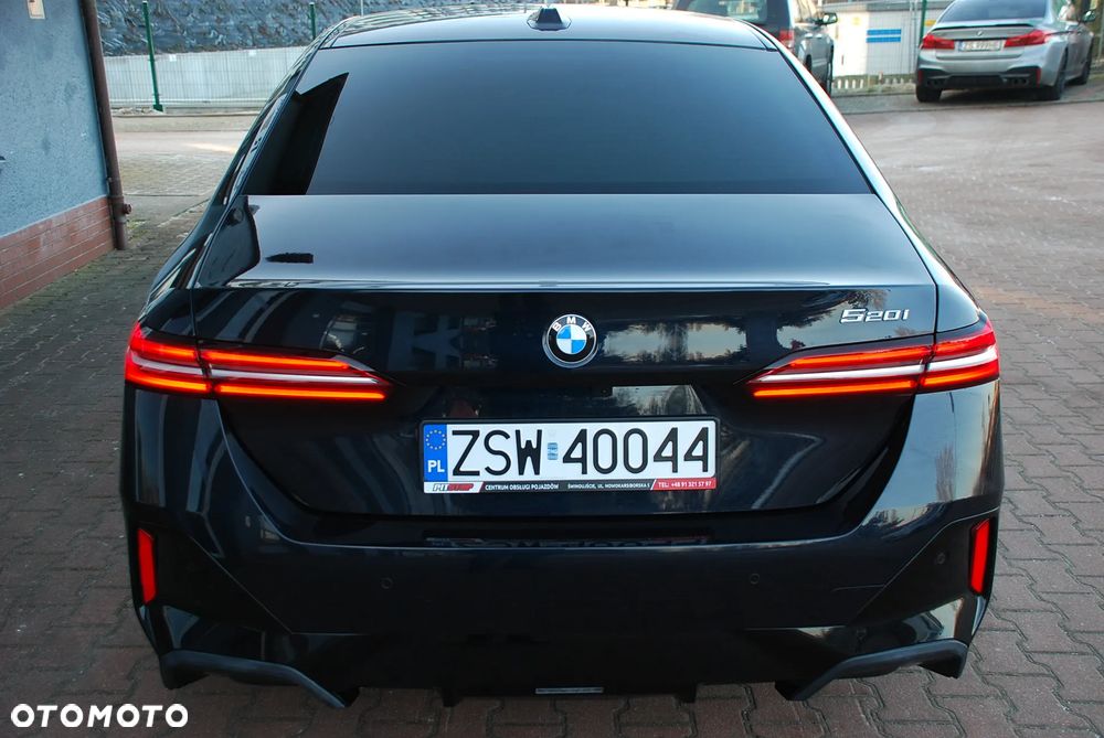 BMW Seria 5 520i mHEV M Sport - 28