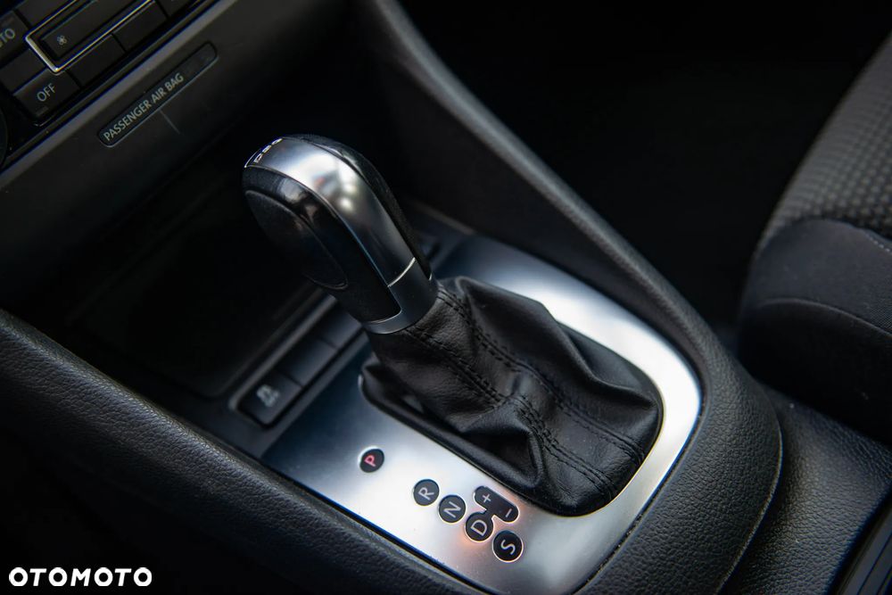 Volkswagen Golf 1.6 TDI BlueMotion Technology DSG Comfortline - 30