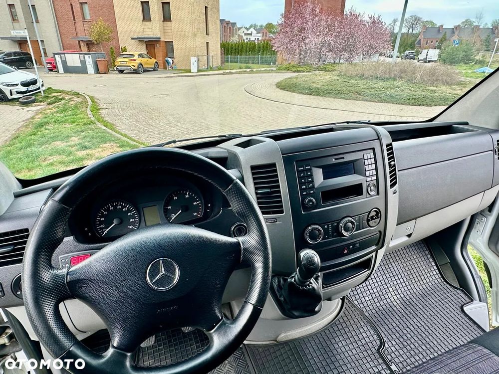 Mercedes-Benz SPRINTER - 11