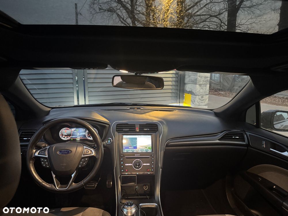 Ford Fusion - 11