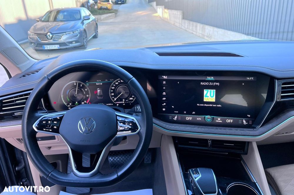 Volkswagen Touareg 3.0 V6 e-Hybrid 4Motion Aut. Elegance - 24