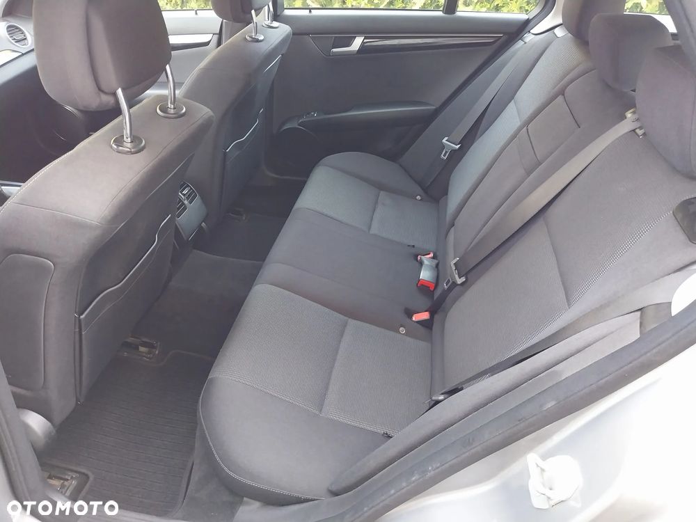 Mercedes-Benz Klasa C 180 BlueEFFICIENCY - 17