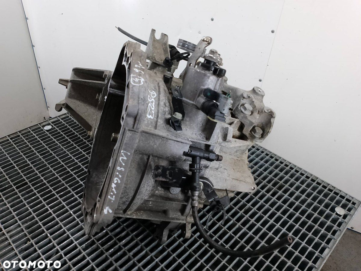 SKRZYNIA BIEGÓW MANUALNA OPEL INSIGNIA M32 1.6 16V - 2