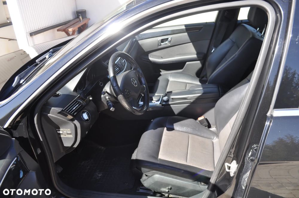 Mercedes-Benz Klasa E 250 CDI 4-Matic BlueEff Avantgarde - 16
