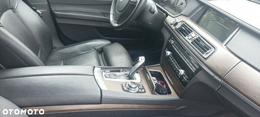 BMW Seria 7 730d - 24