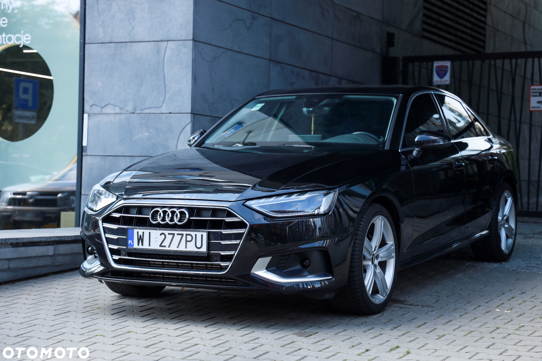 Audi A4 2.0 TFSI ultra S tronic sport - 2