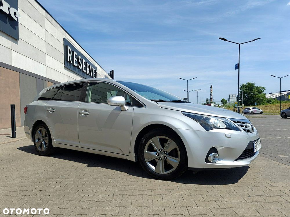 Toyota Avensis 2.0 D-4D Premium - 11