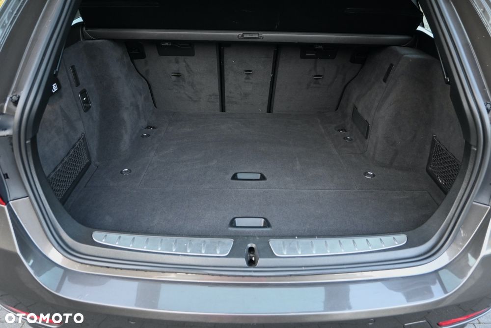 BMW Seria 3 320d Sport-Aut Luxury Line - 32