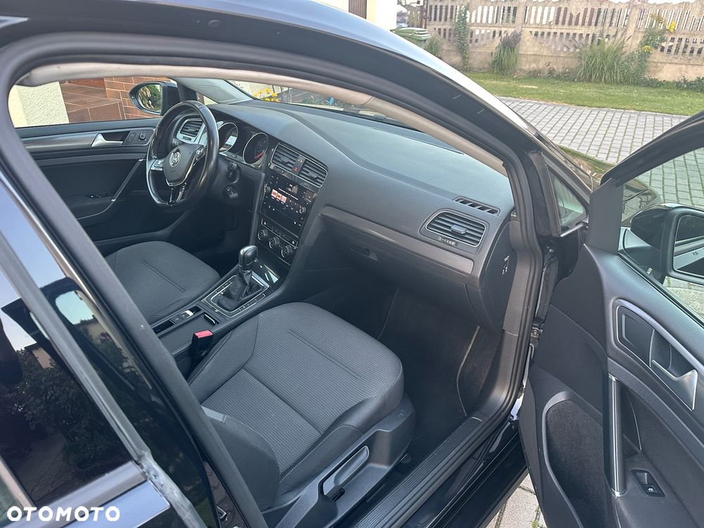 Volkswagen Golf - 17