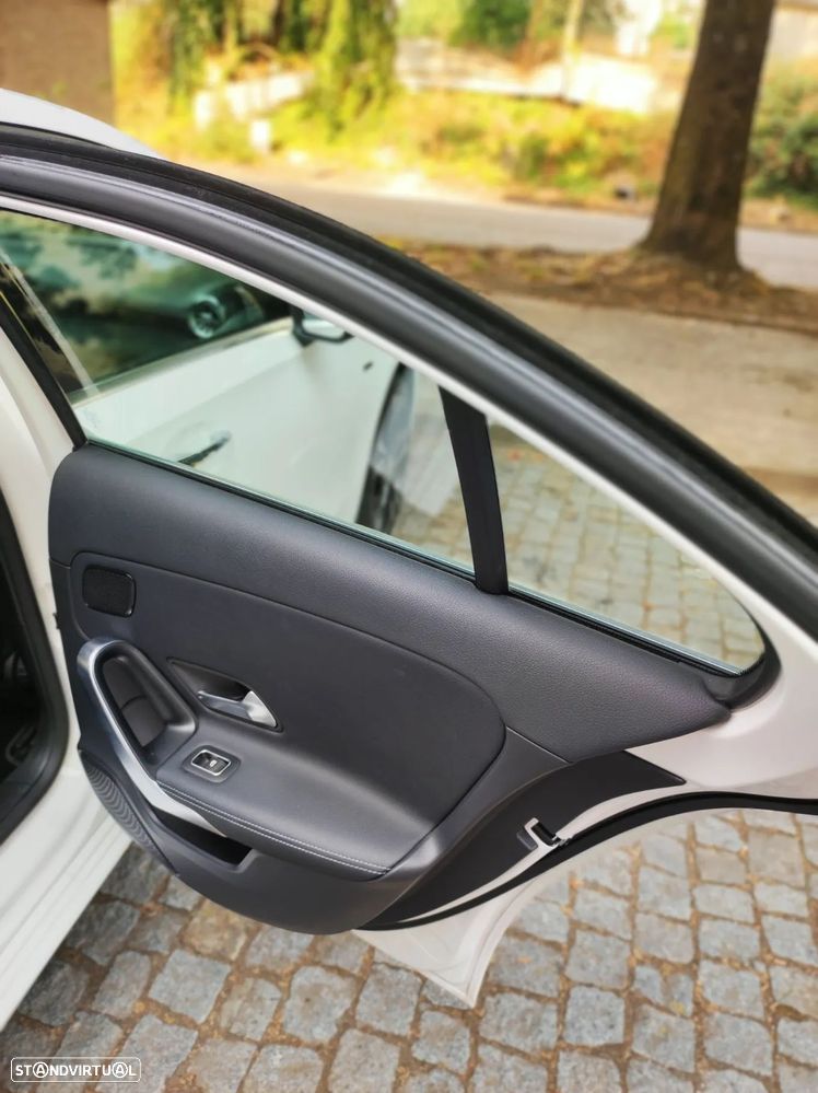 Mercedes-Benz A 250 Limousine e 8G-DCT Progressive - 34