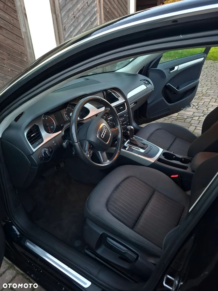 Audi A4 Limousine - 8