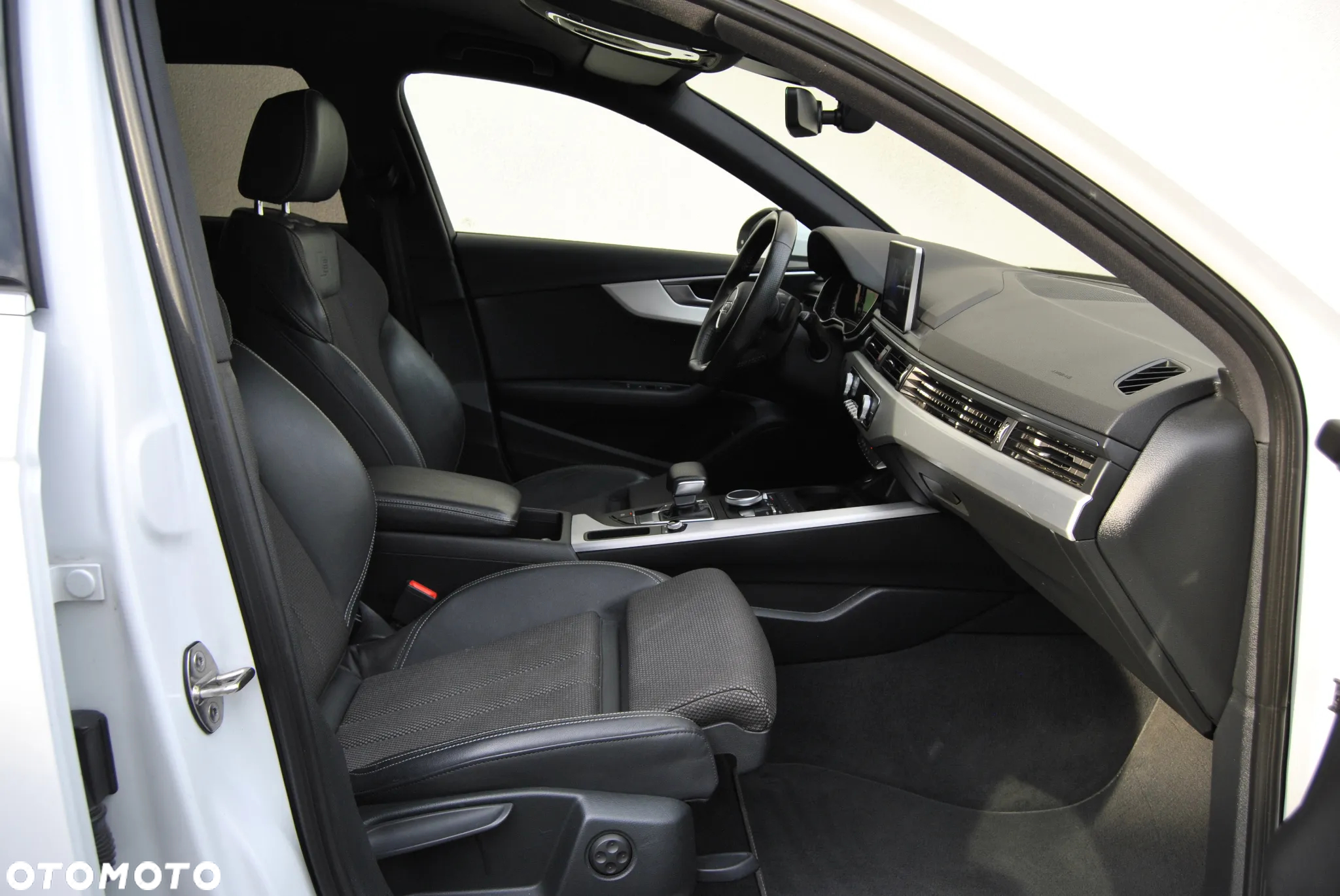 Audi A4 Avant 2.0 TDI ultra S tronic sport - 21