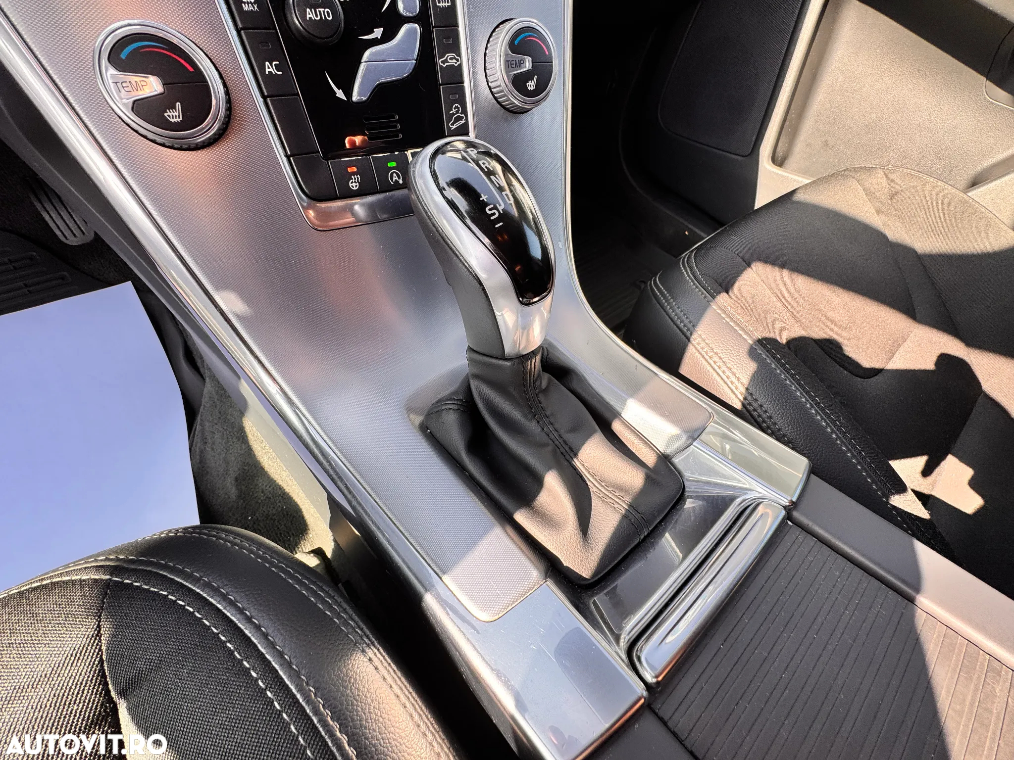 Volvo XC 60 D4AWD Kinetic - 29