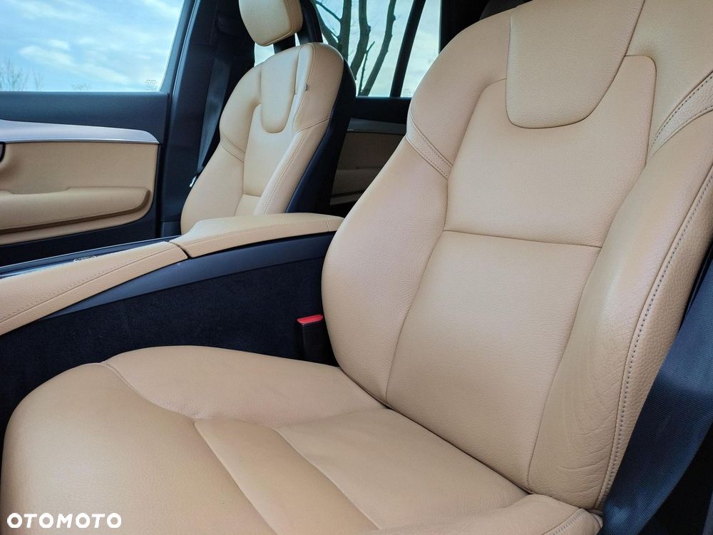 Volvo XC 90 D5 AWD Momentum - 25