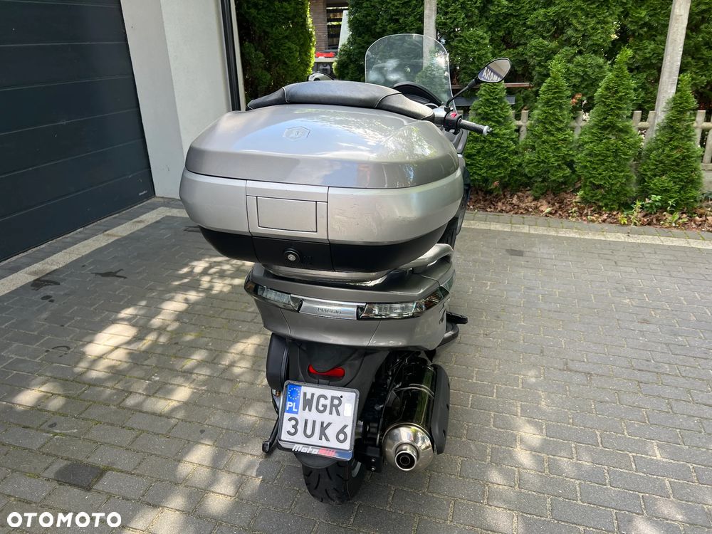 Piaggio X10 - 12
