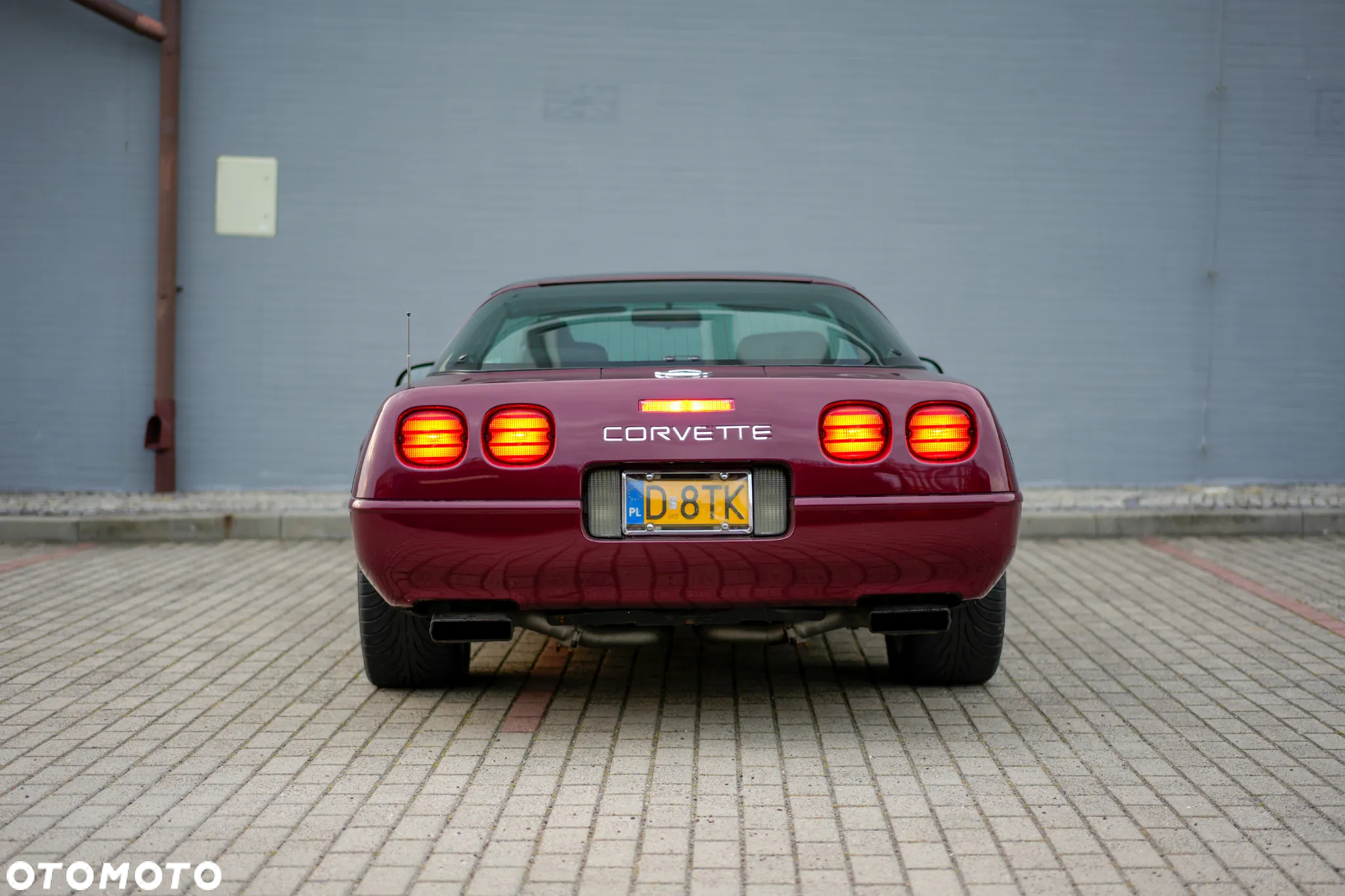 Chevrolet Corvette - 11