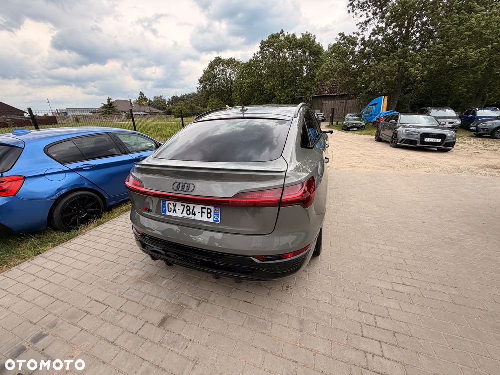 Audi Q8 Sportback e-tron 55 quattro S line - 12