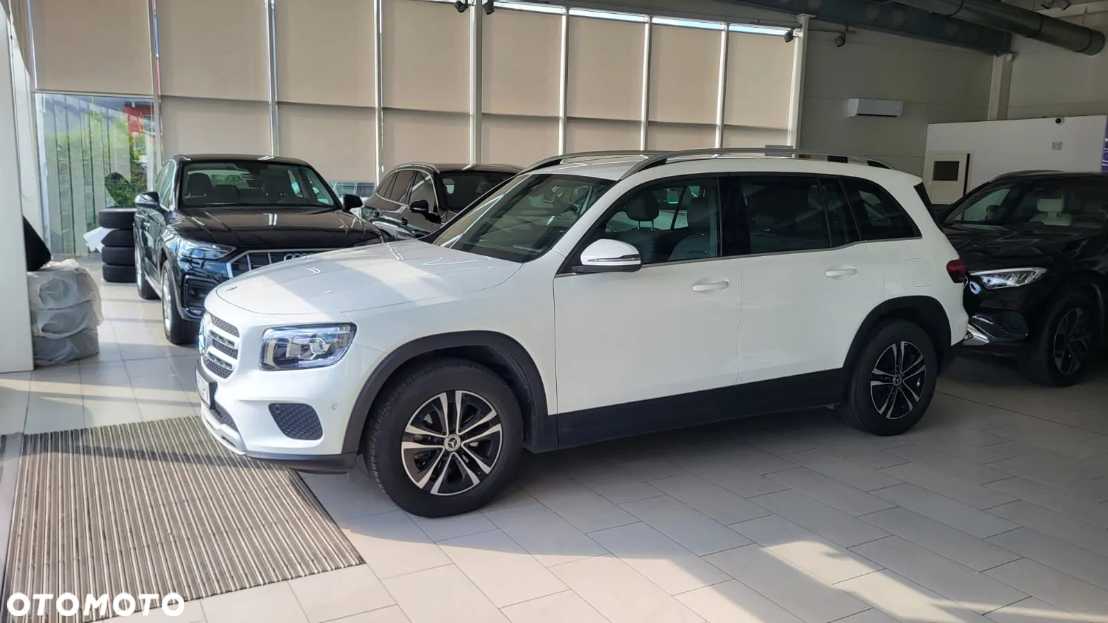 Mercedes-Benz GLB 200 4-Matic Style 8G-DCT - 2