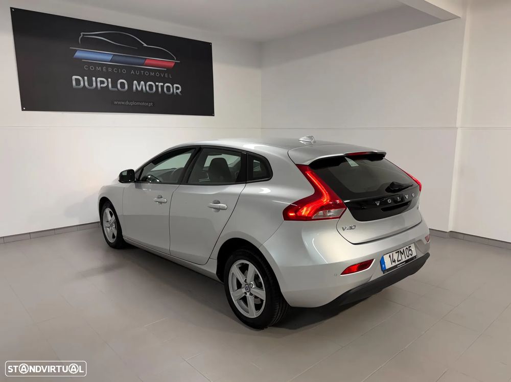 Volvo V40 D2 Geartronic Momentum - 9