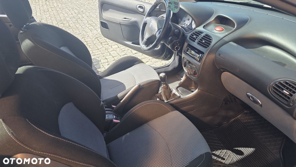 Peugeot 206 CC 1.6 - 13